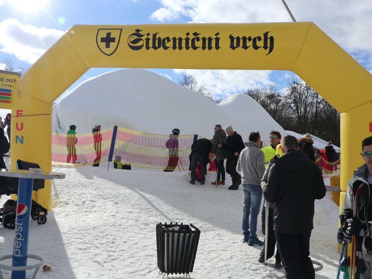 Sport-Hotel Sibenicni Vrch Mnichovice Eksteriør billede